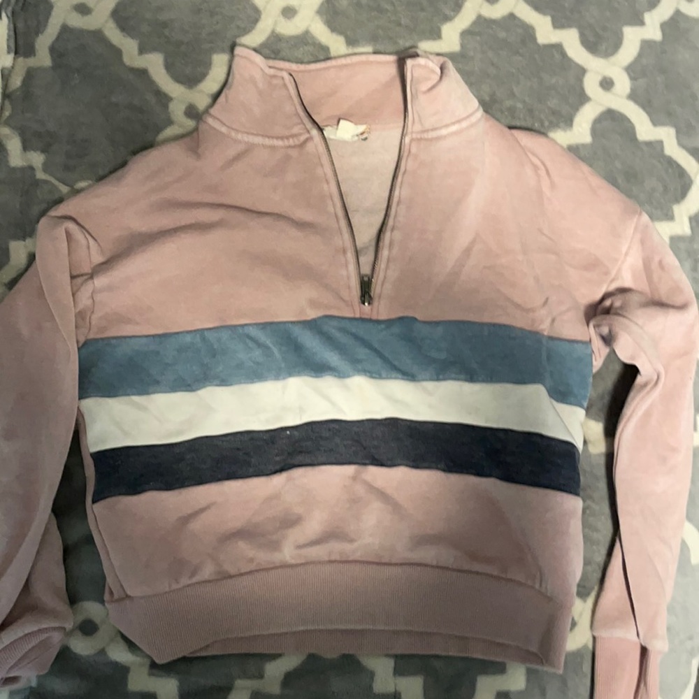 cropped sweatshirt